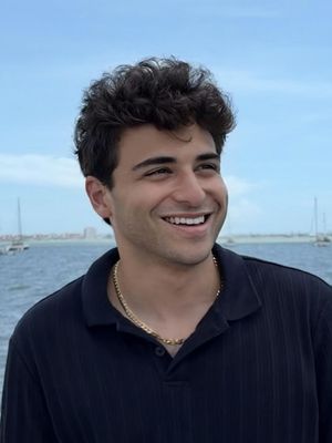 Sergio, 24