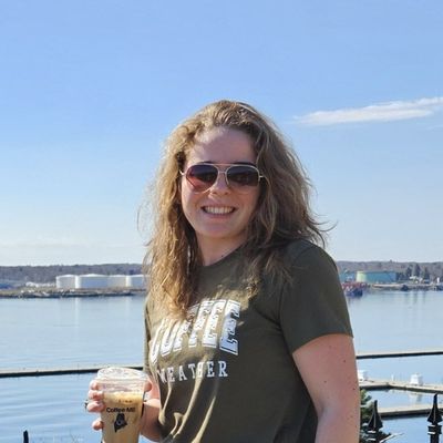 Frederique, 24
