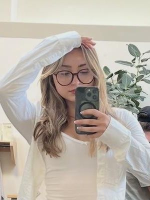 Christina, 23