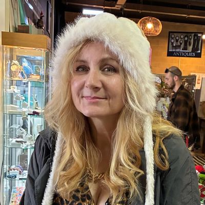Maria, 45