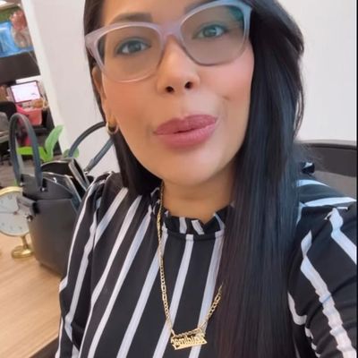 Julie, 47