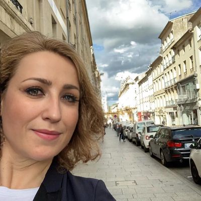 Lucy, 49