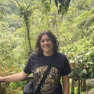 Rebecca, 25