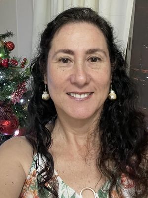 Raquel, 56