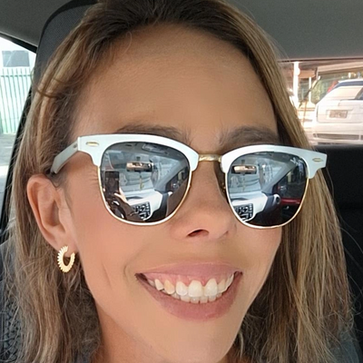Rafaella, 39