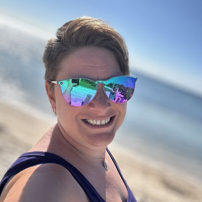 Stephanie, 41