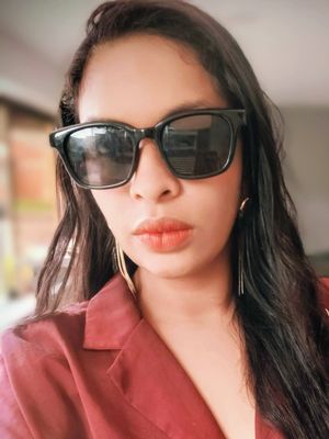 Esme, 36