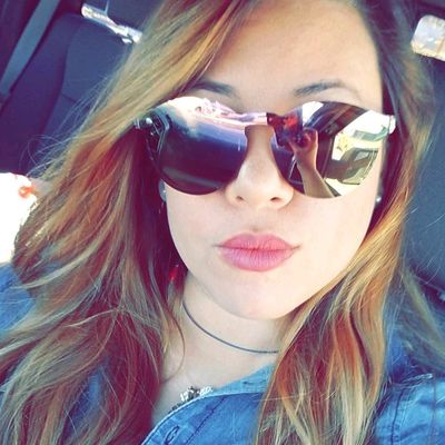Yoselyn, 43
