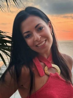 Laura, 41