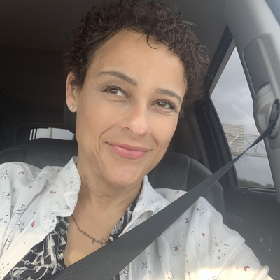 Lora, 53
