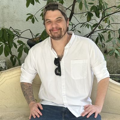 Max, 37