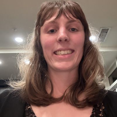 Elizabeth, 22