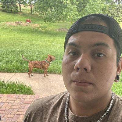 Carlos, 29