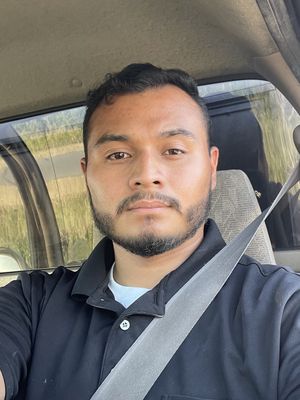 Esvin, 25