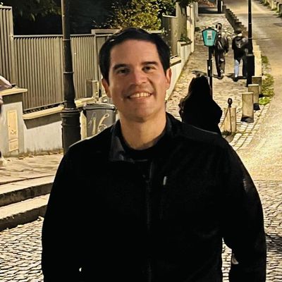 Carlos, 37
