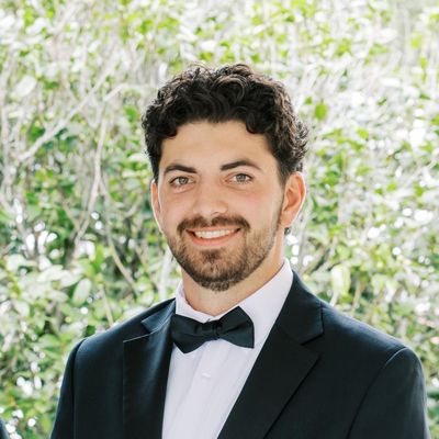 Thomas, 26