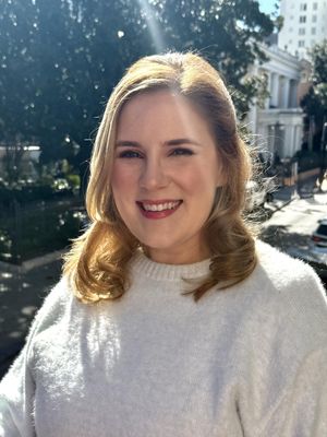 Caroline, 35