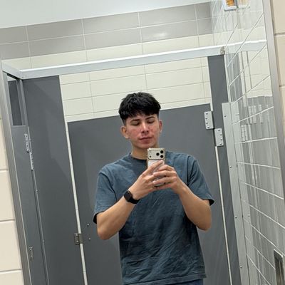 Alexis, 23