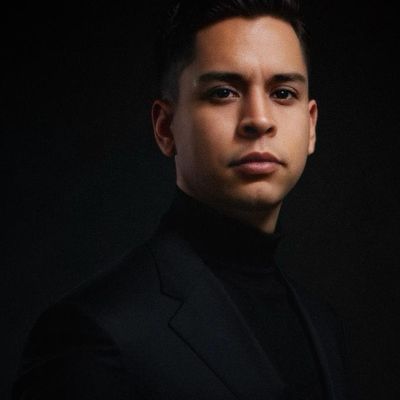 Alejandro, 33
