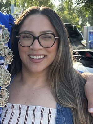 Claudia, 32