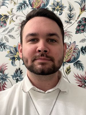 Lindy, 28