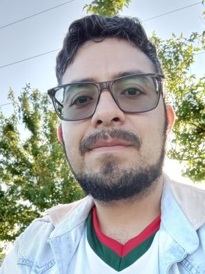 Carlos, 32