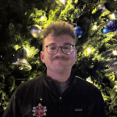 Riley, 25