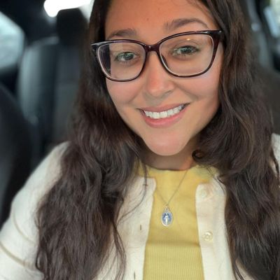 Jasmin, 32