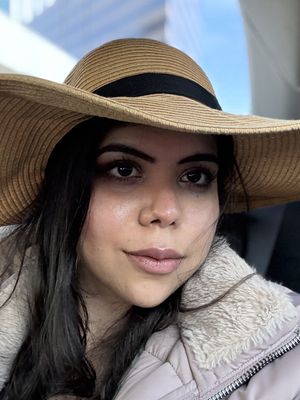 Ana, 25