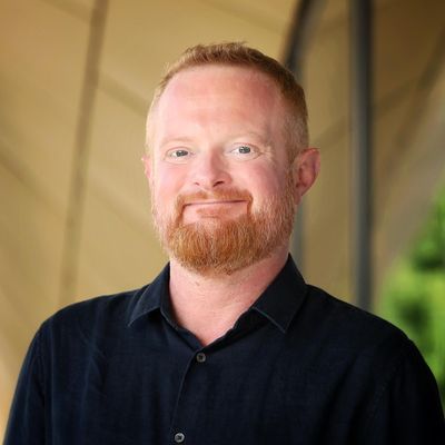 Daniel, 43