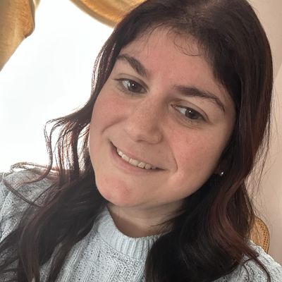 Tracie, 33