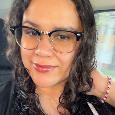 Pamela, 27