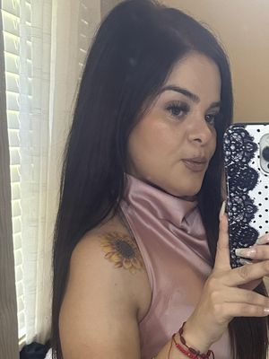 Gabriela, 29