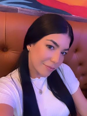 Valentina, 29