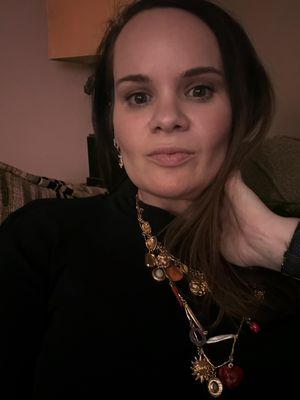 Eileen, 37