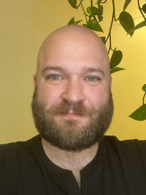 Carlo, 33