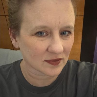 Cynthia, 46