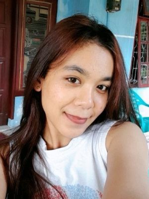 Sarah, 24