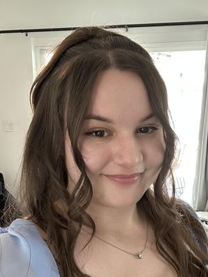 Leah, 24