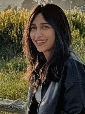 Elizabeth, 32