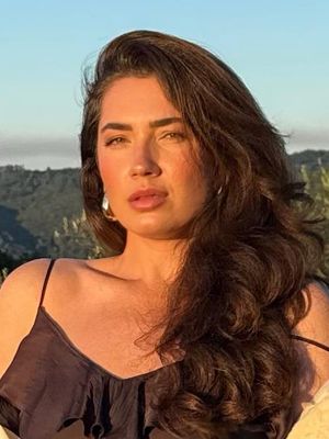 Josiane, 36