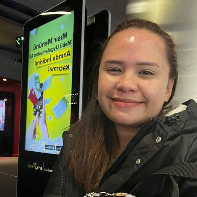 Regine, 28