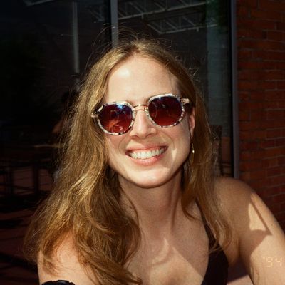 Tara, 33