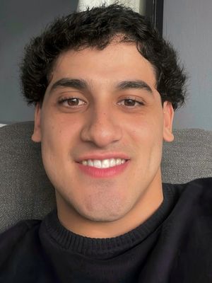 Mauricio, 26
