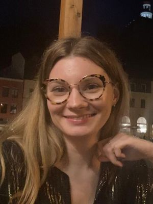 Angelique, 28
