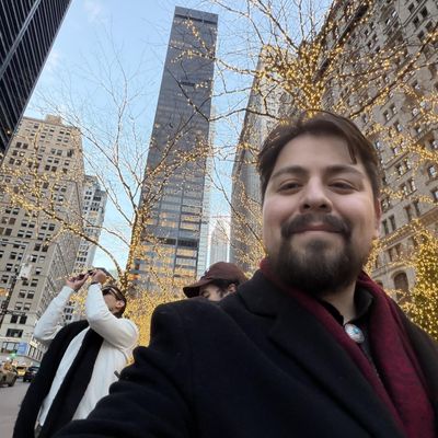 Ian, 28