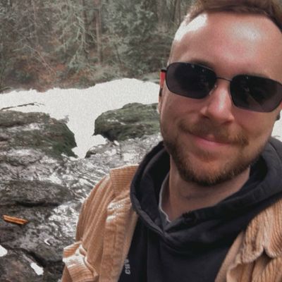 Aiden, 25