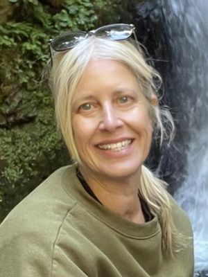 Erika, 58