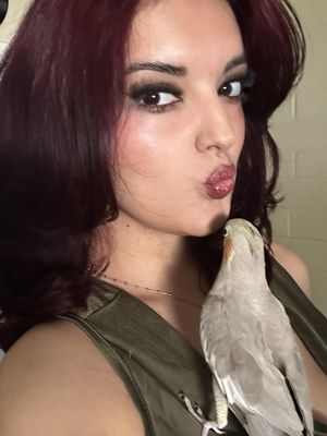 Isabella, 22