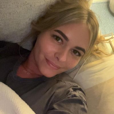 Caroline, 30